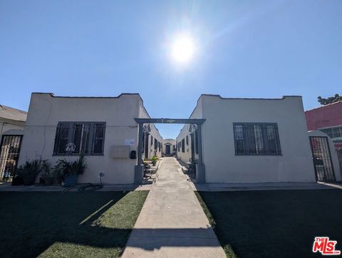 Photo of 710 W 76th Street, Los Angeles, CA 90044 (MLS # 26650061)