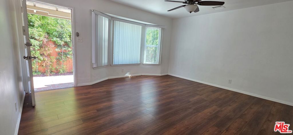 AVAILABLE NOW!!! Charming, spacious, Welcome to a cozy unit which is located in prime Valley Village. This Beautiful 2 Bedroom 1Bath unit has been updated with contemporary finished, central air/heat. Tennent will love the open concept living room, kitchen & dining area. convenient to public transportation, near Valley College, minutes to NoHo Arts district or Sherman Oaks, shopping, trendy restaurants, theaters, and more. No Utilities included. Pet friendly.
