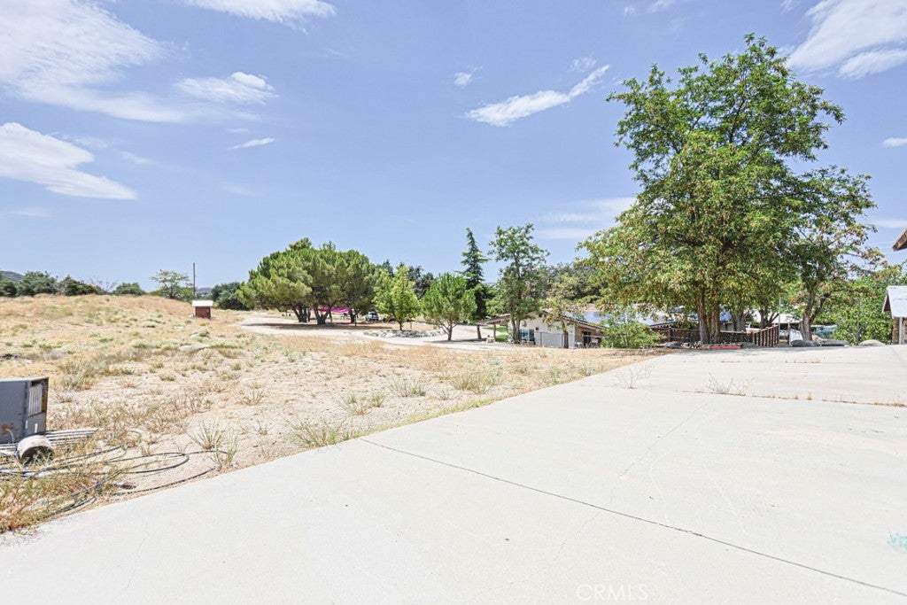 38181 Valley Oak