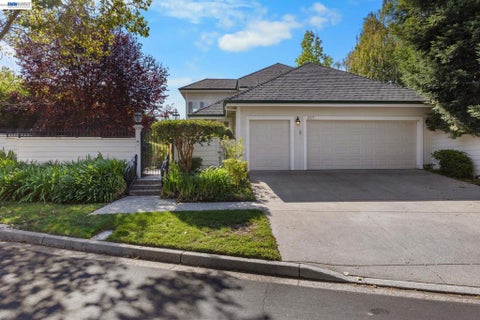Photo of 817 Redwood Dr DR, Danville, CA 94506 (MLS # 41149038)