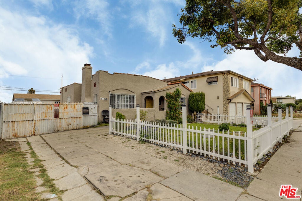 1543 W 82nd Street