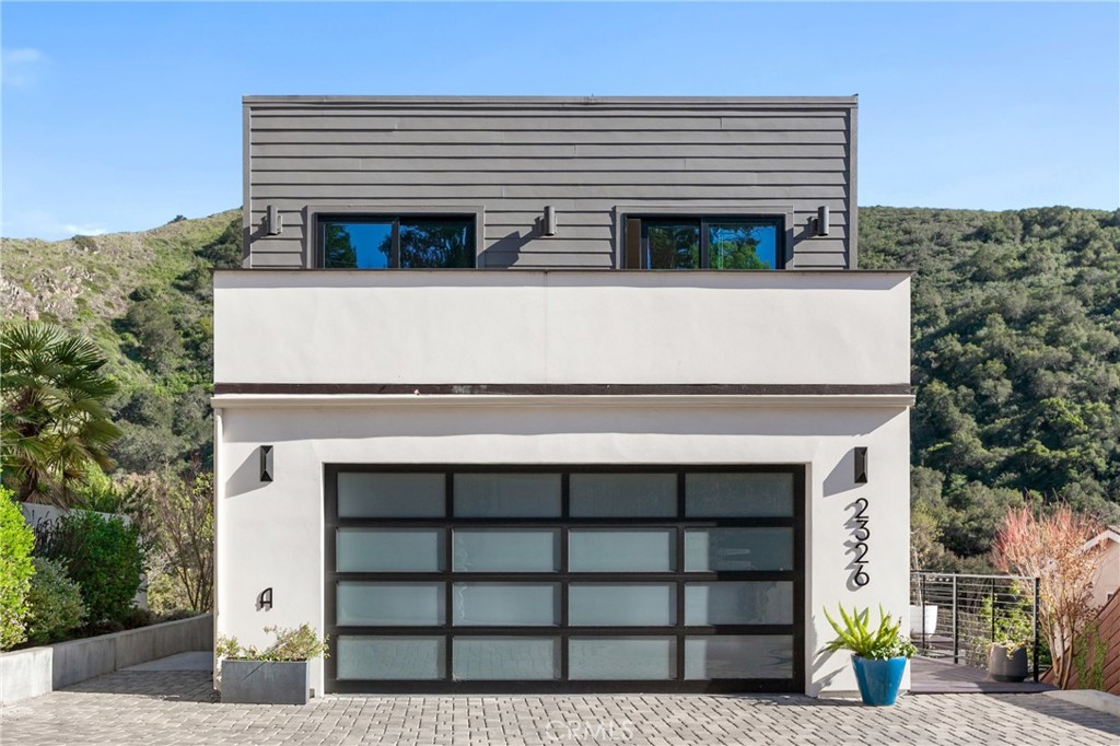 2326 Santa Ynez Avenue