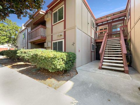 5513 Adobe Falls Rd 11 San Diego CA 92120