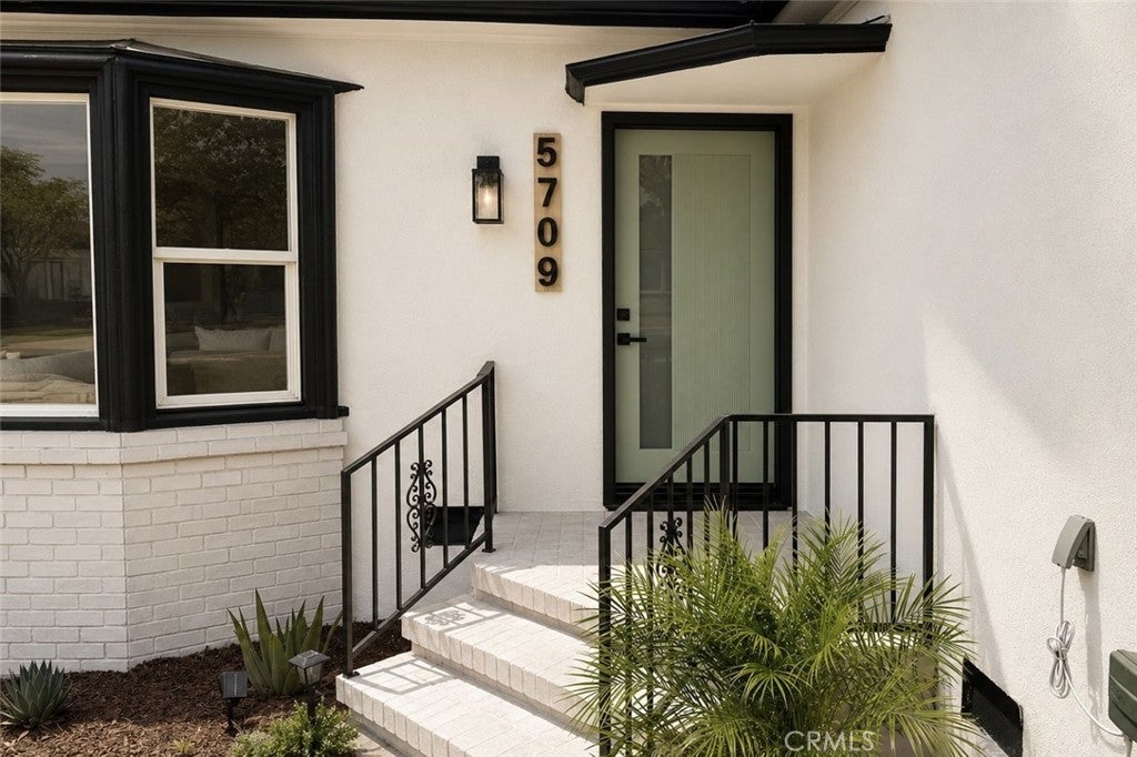 5709 Alviso