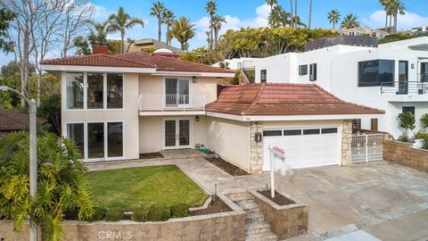 Photo of 726 Kendall Drive, Laguna Beach, CA 92651 (MLS # OC26052082)