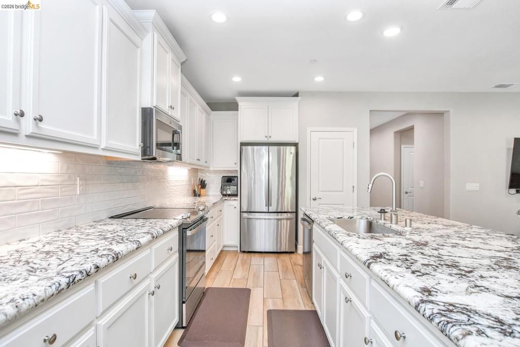 Photo of 1546 Spumante LN Ln, Brentwood, CA 94513 (MLS # 41130167)