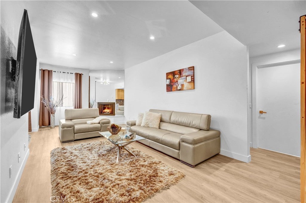 17914 Magnolia Boulevard 210
