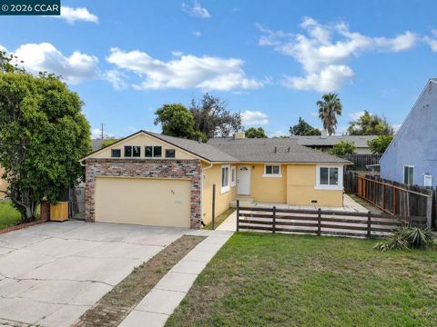 Photo of 52 E Madill St St, Antioch, CA 94509 (MLS # 41132170)
