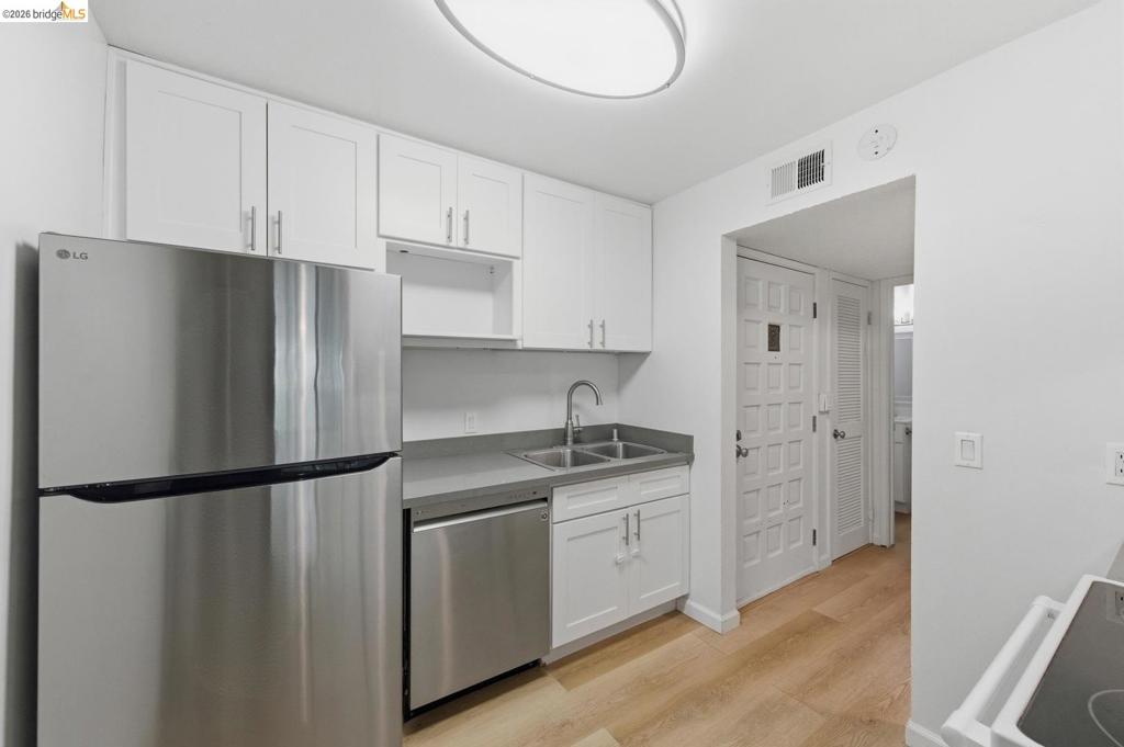 1453 Neotomas AVE APT 104