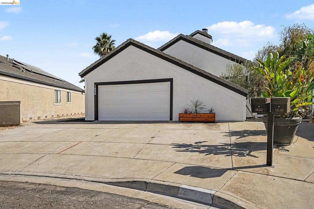 1820 Surfside Ct