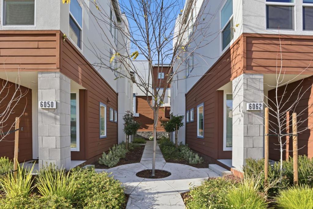6056 Bullion Lane