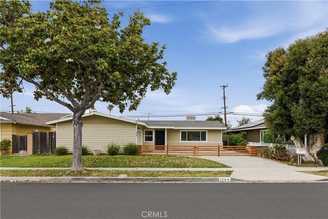 Photo of 254 Bucknell Road, Costa Mesa, CA 92626 (MLS # OC26109992)