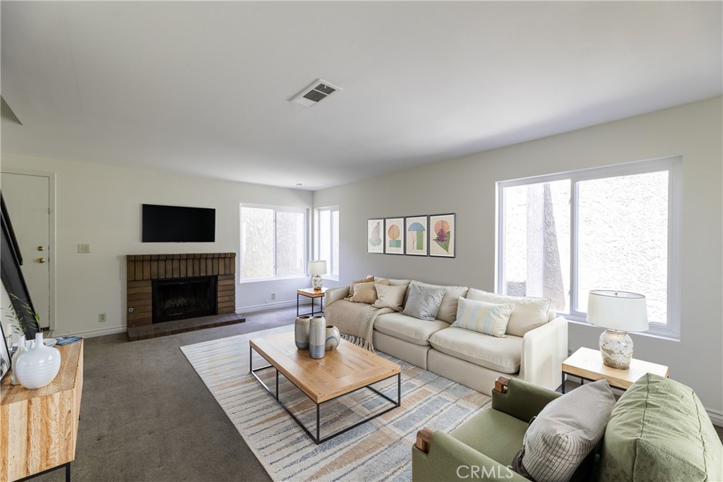 217 W Mountain View Avenue 5E