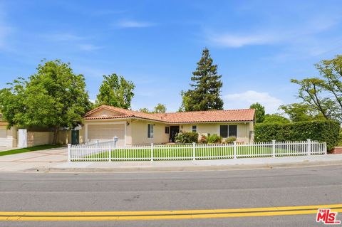 Photo of 29107 Hillrise Drive, Agoura Hills, CA 91301 (MLS # 26840211)