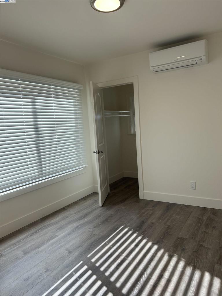 OAKLAND - Residential