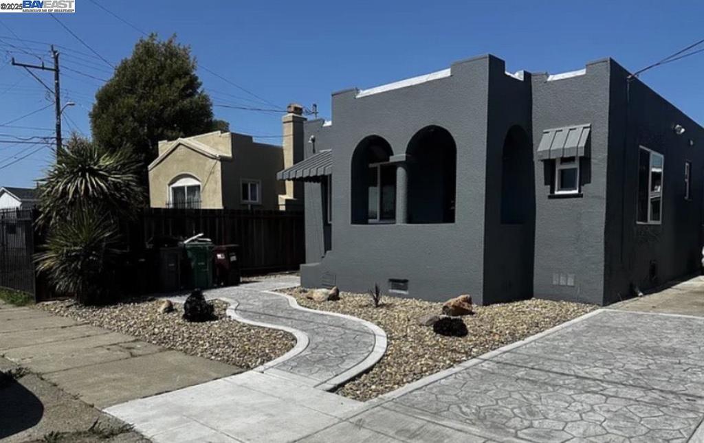 OAKLAND - Residential