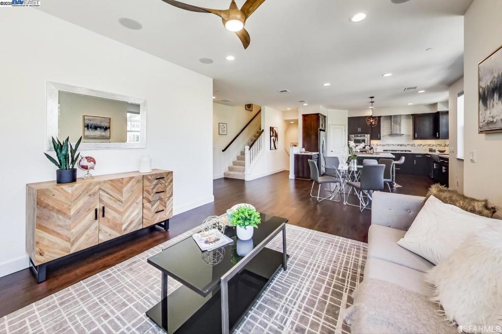 2206 Central Pkwy