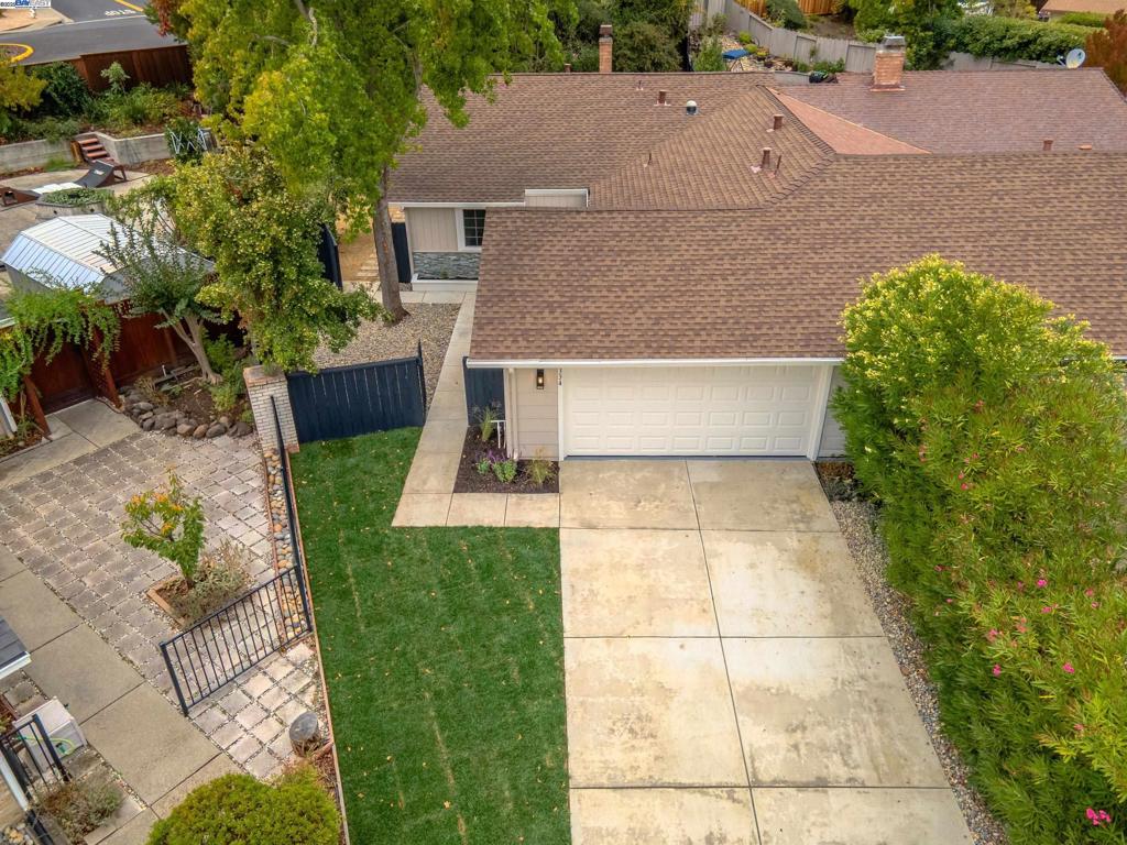 TWIN CREEKS AREA - Residential