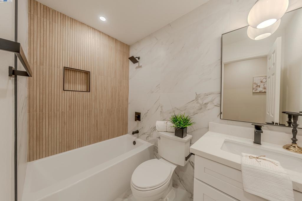 TWIN CREEKS AREA - Residential