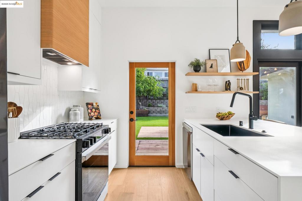 EL SOBRANTE - Residential