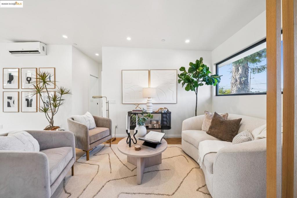 EL SOBRANTE - Residential