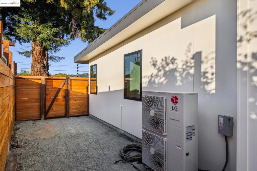 EL SOBRANTE - Residential