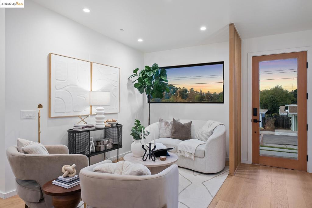 EL SOBRANTE - Residential