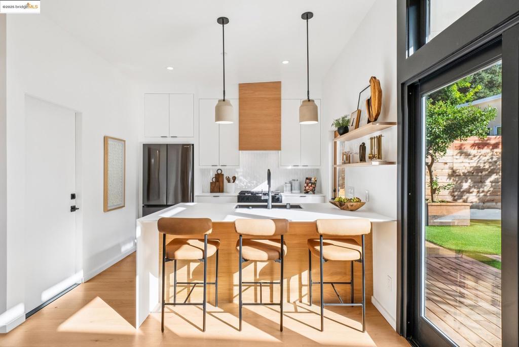 EL SOBRANTE - Residential