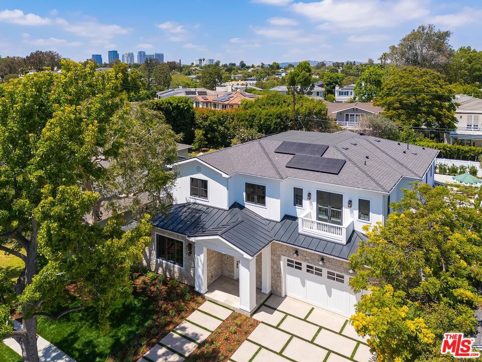 Photo of 3320 Patricia Avenue, Los Angeles, CA 90064 (MLS # 26851253)