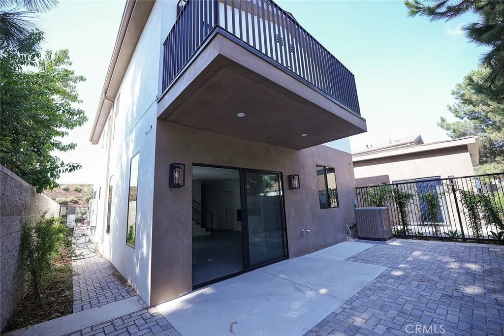 8034 ,036,038 Fair Avenue