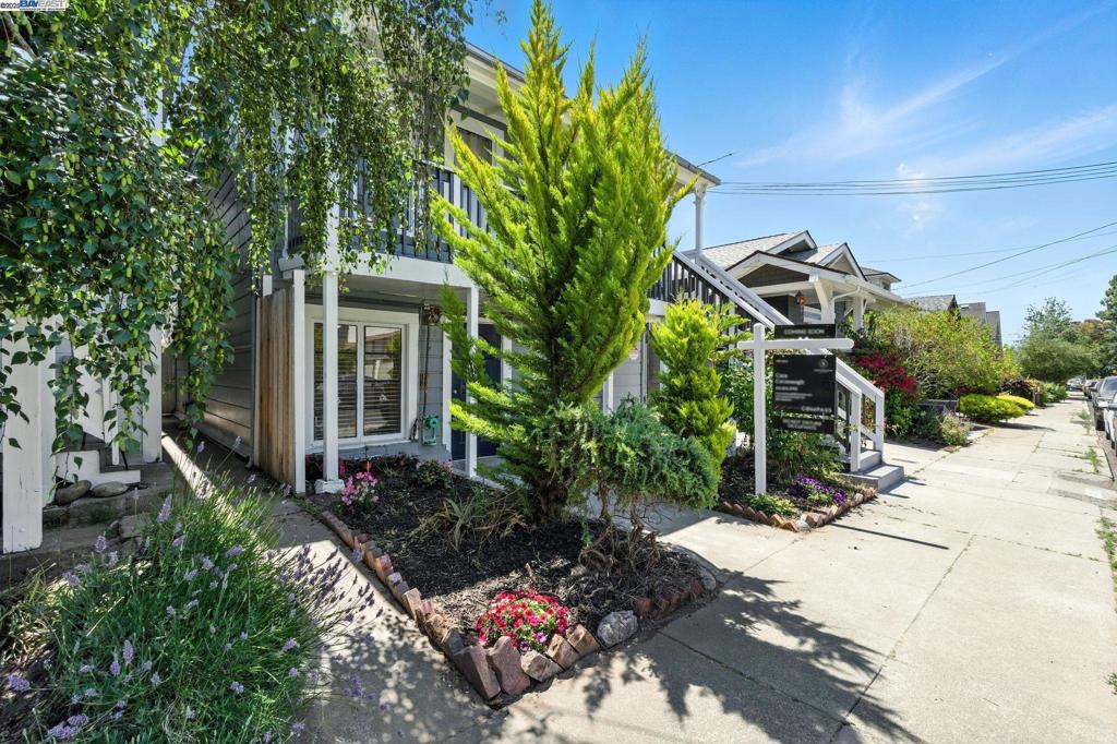 CENTRAL ALAMEDA - Residential Income