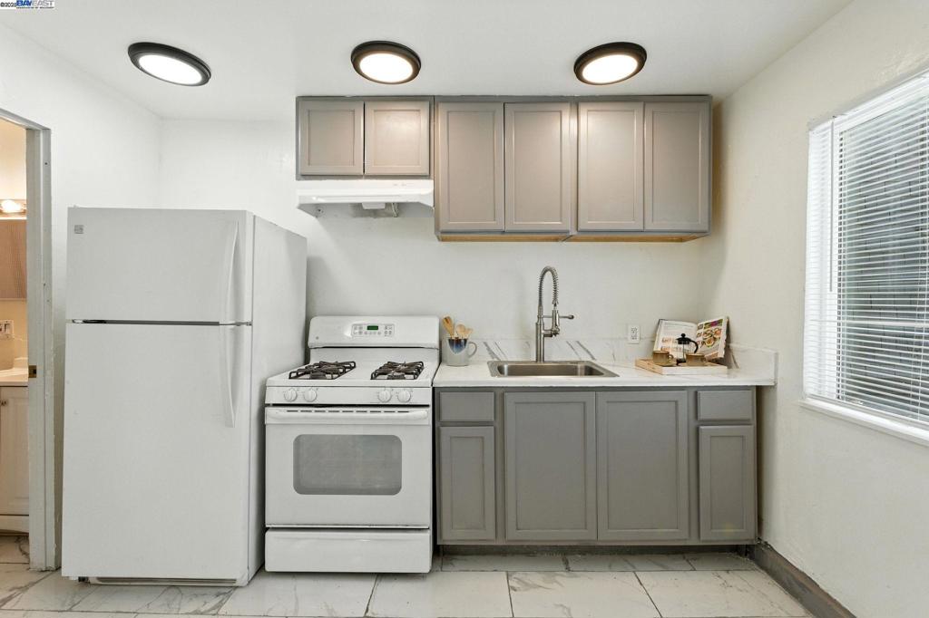 CENTRAL ALAMEDA - Residential Income