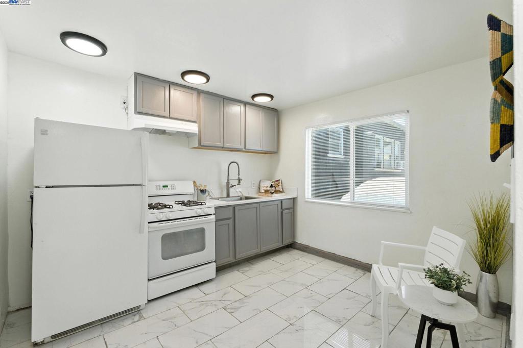 CENTRAL ALAMEDA - Residential Income