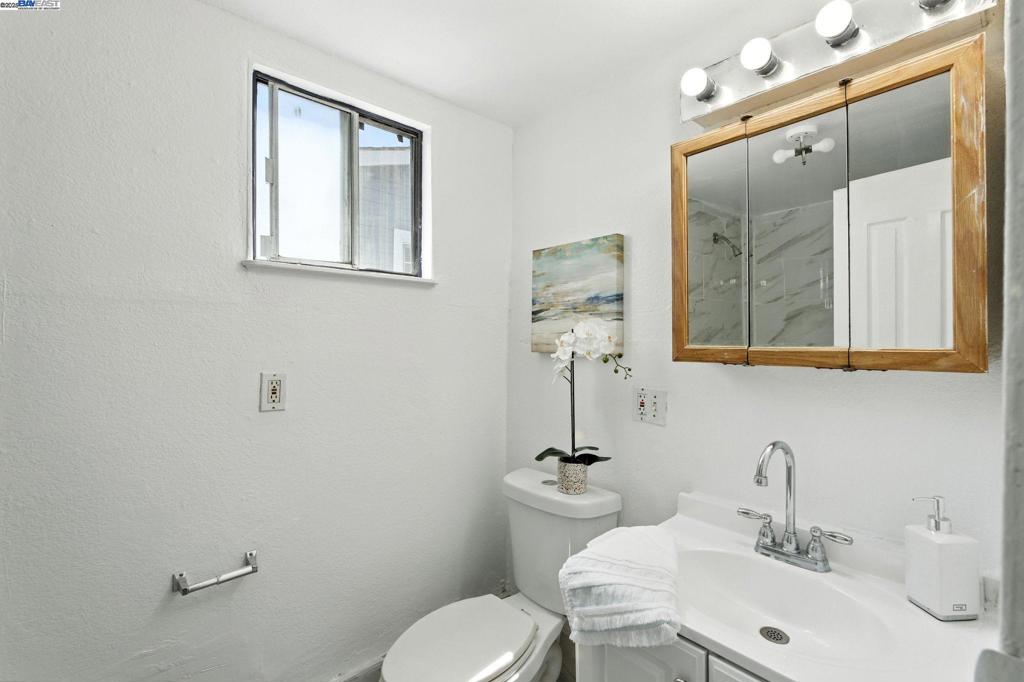 CENTRAL ALAMEDA - Residential Income