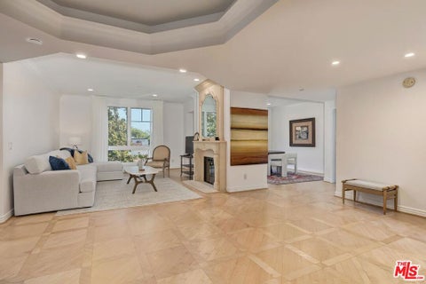 Photo of 430 N Oakhurst Drive #202, Beverly Hills, CA 90210 (MLS # 26859381)