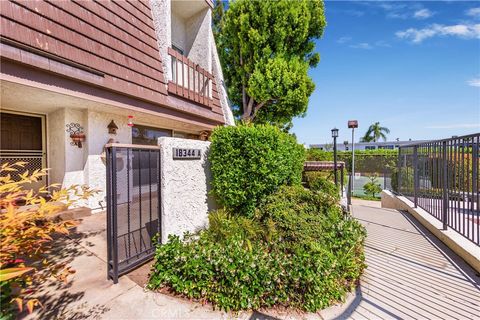 Photo of 18344 Collins Street #A, Tarzana, CA 91356 (MLS # SR26086794)