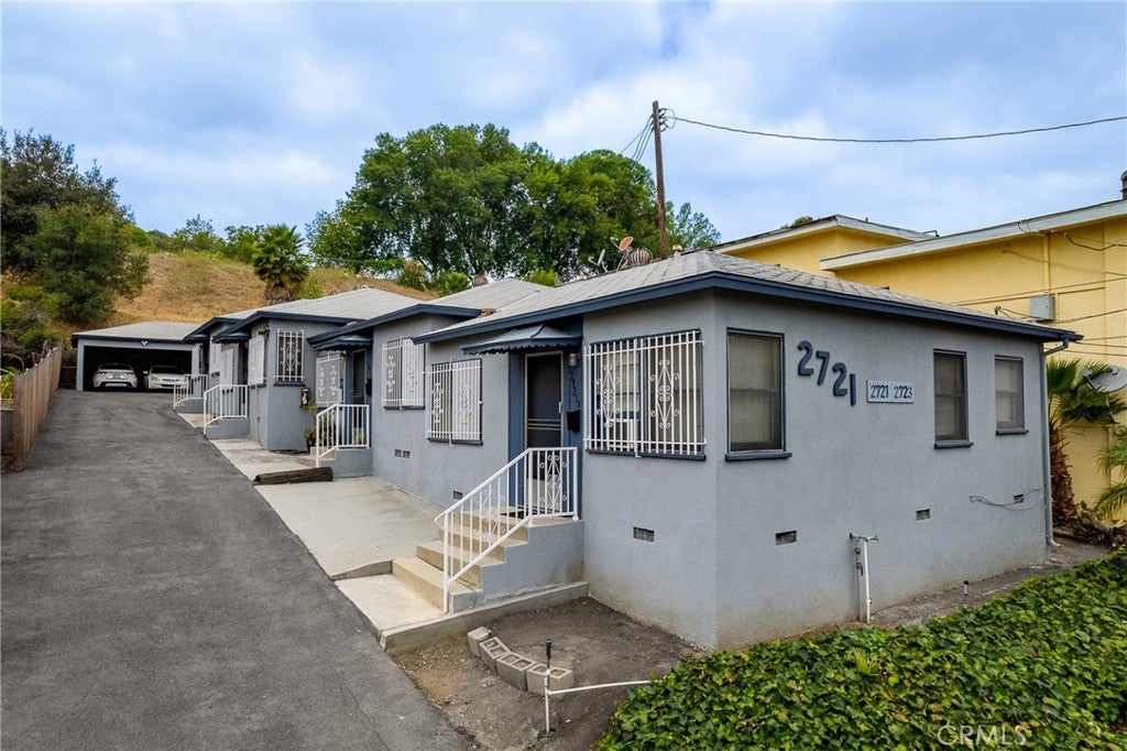 2721 S Fremont