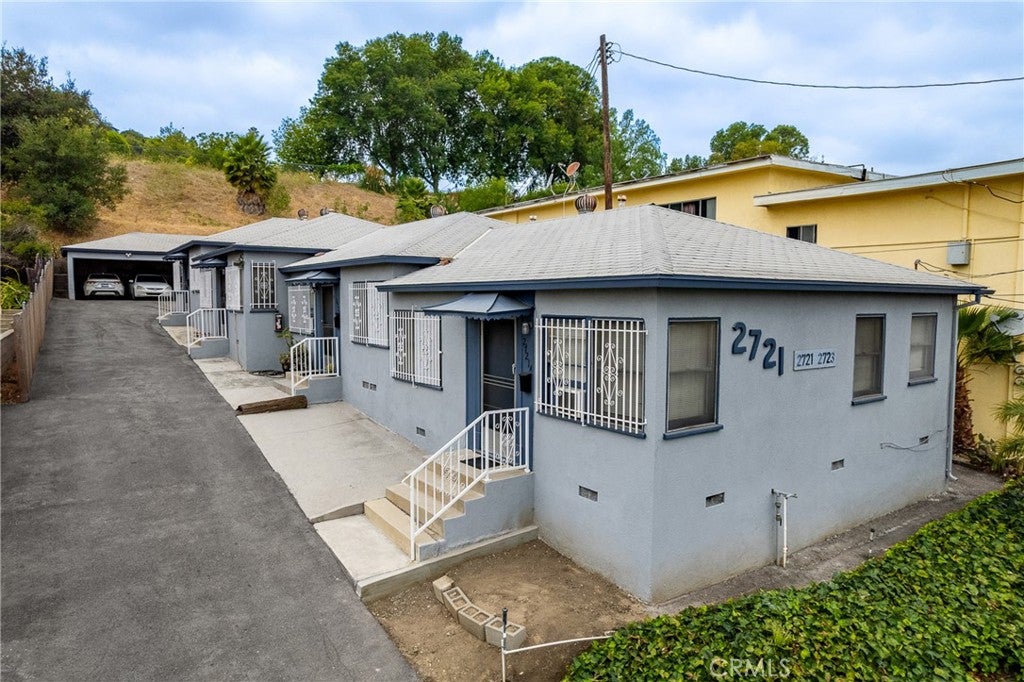 2721 S Fremont