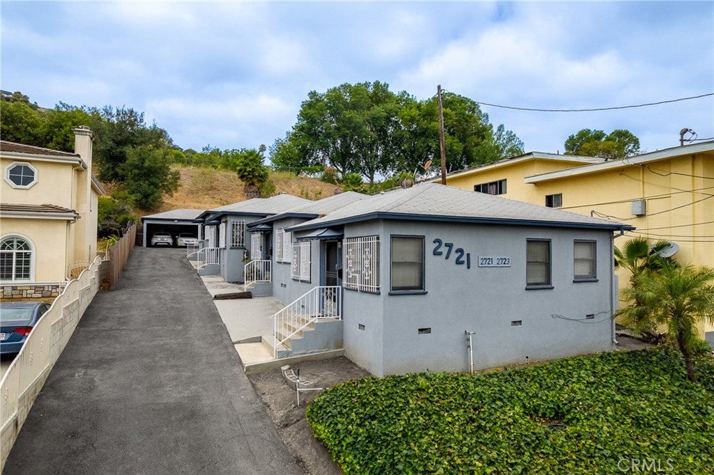 2721 S Fremont