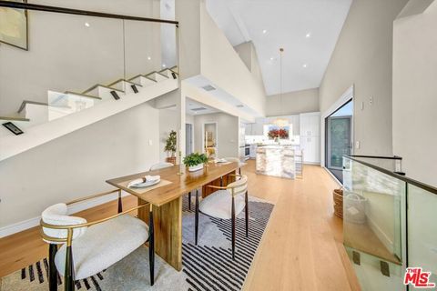 Tiny photo for 1902 Gates Avenue, Redondo Beach, CA 90278 (MLS # 25597517)