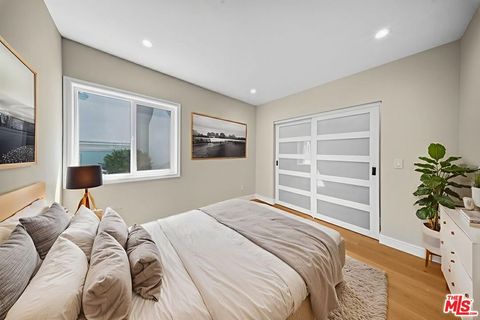 Tiny photo for 1902 Gates Avenue, Redondo Beach, CA 90278 (MLS # 25597517)