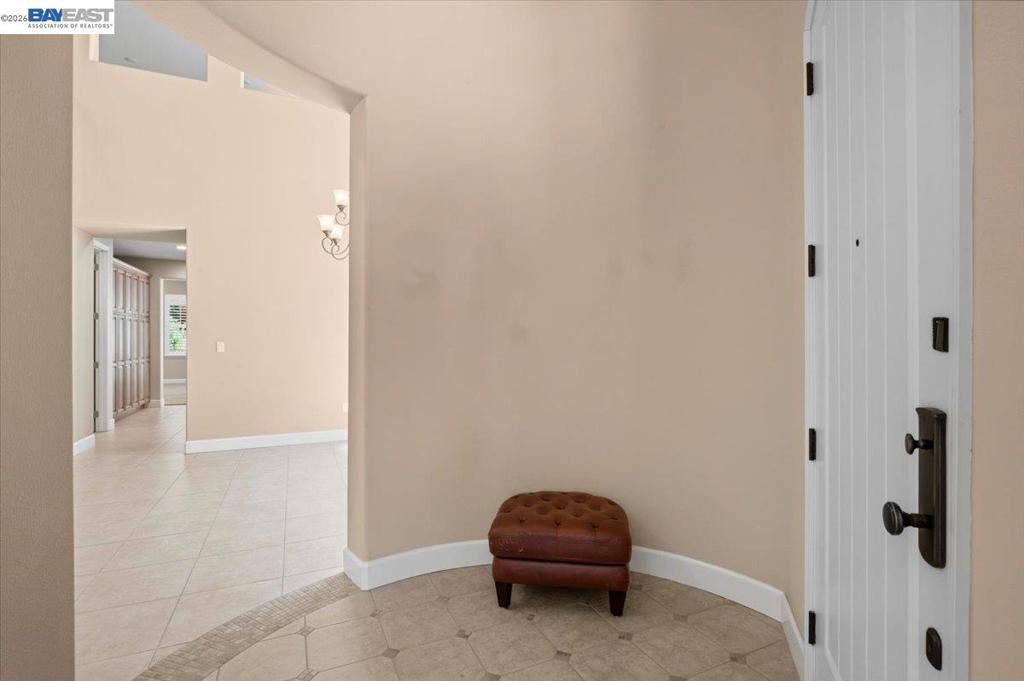 2560 Calabria Ct