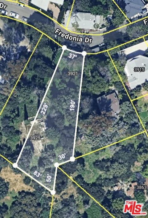 Photo of 3925 Fredonia Drive, Los Angeles, CA 90068 (MLS # 26653585)