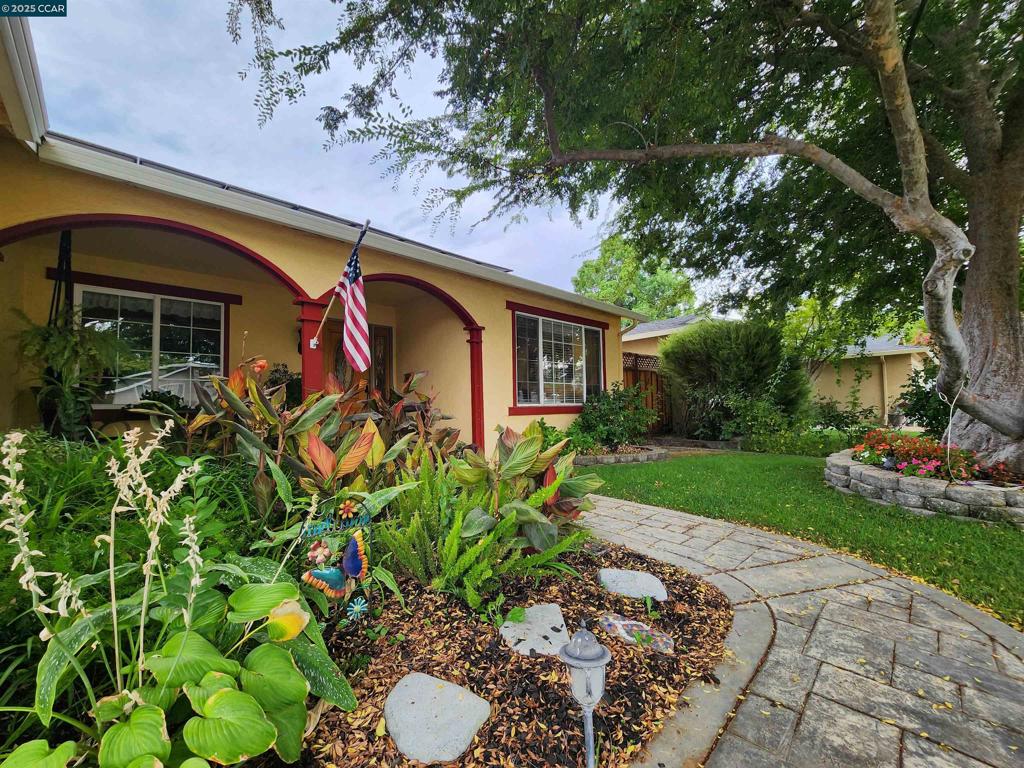 VALLEY TRAILS - Residential