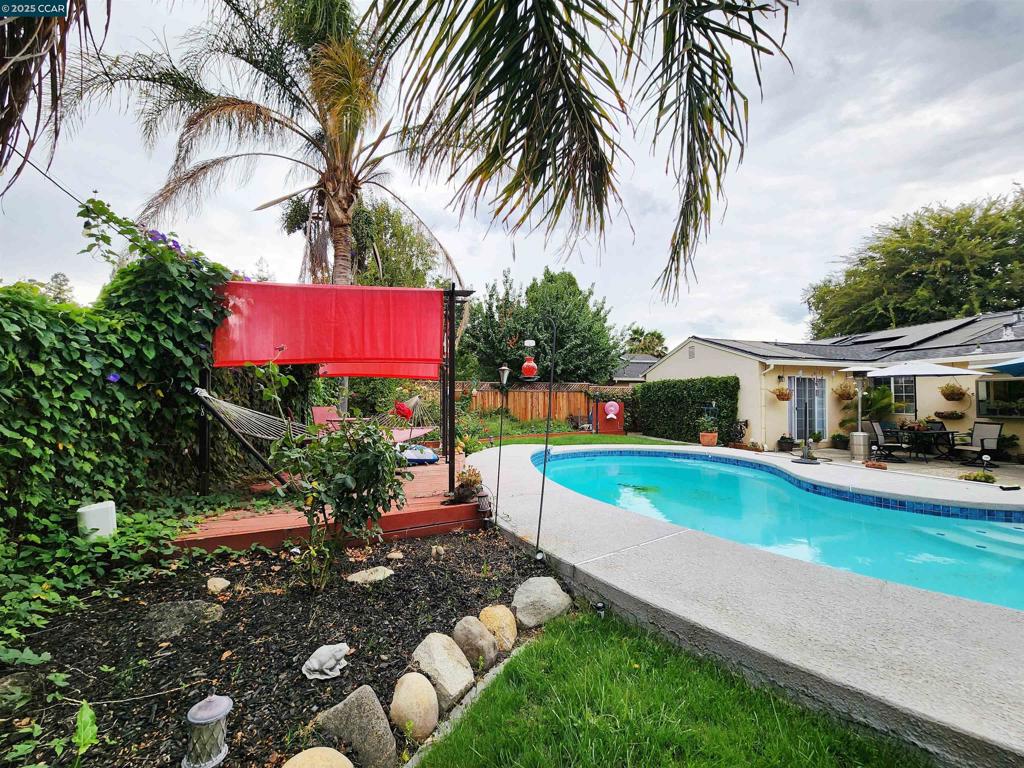 VALLEY TRAILS - Residential