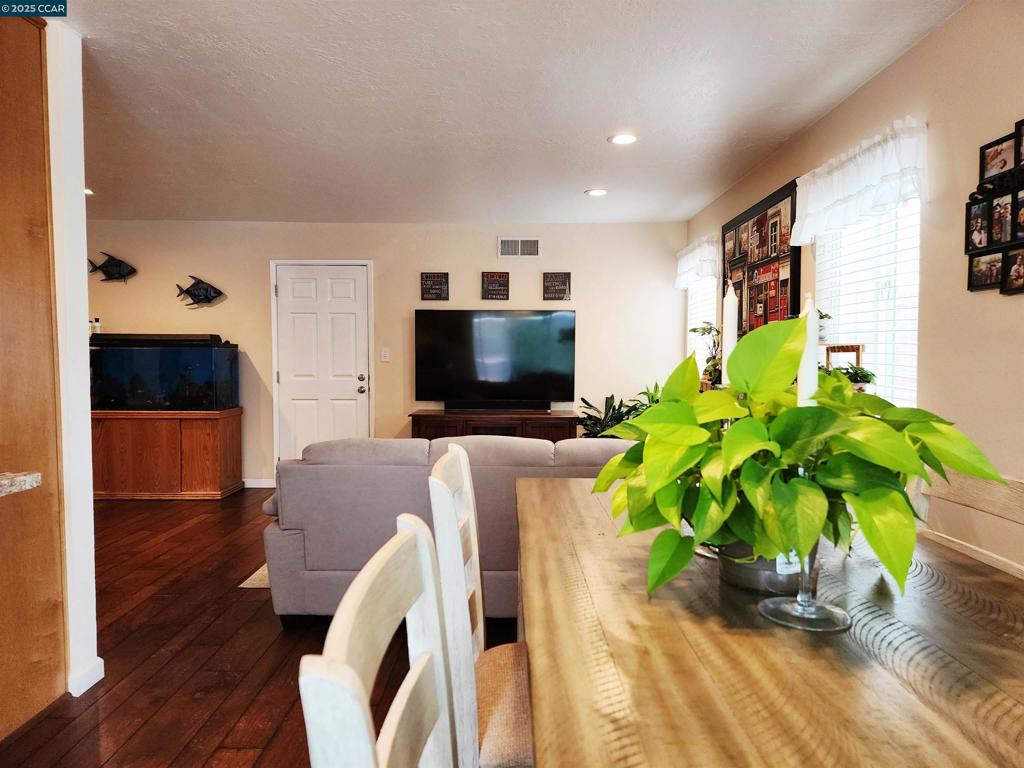 VALLEY TRAILS - Residential