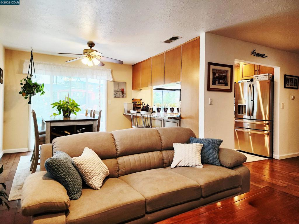 VALLEY TRAILS - Residential