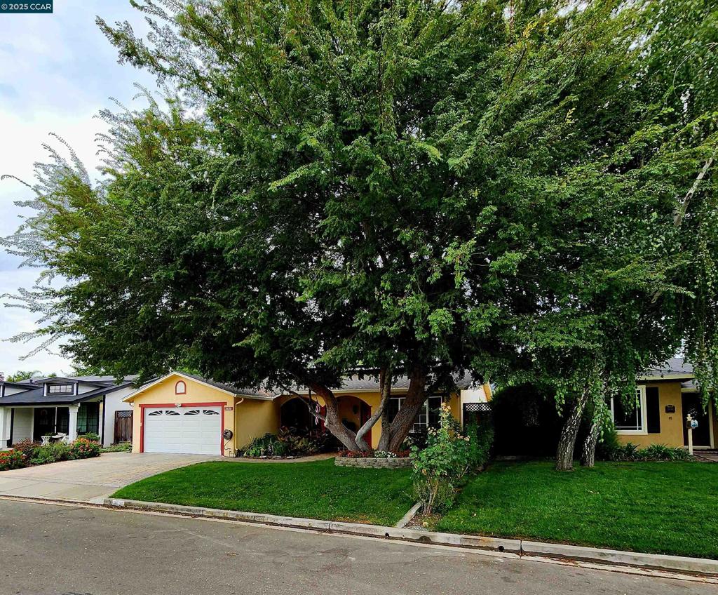 VALLEY TRAILS - Residential