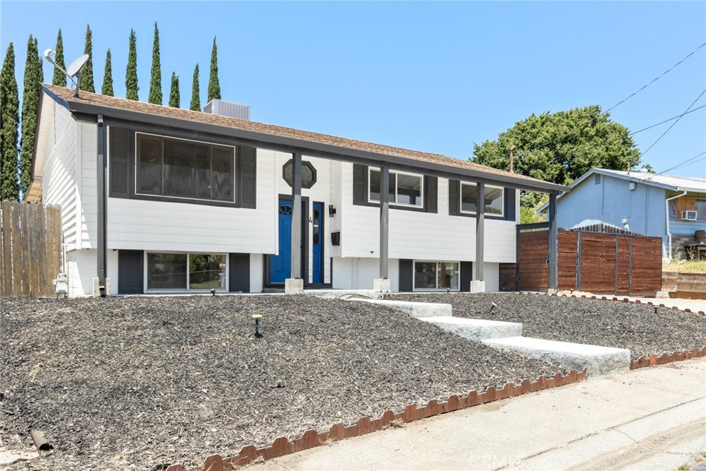 4 Las Plumas Way