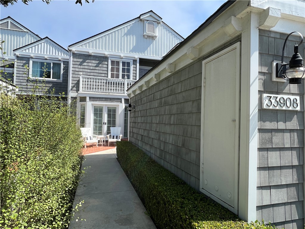 33908 Cape Cove